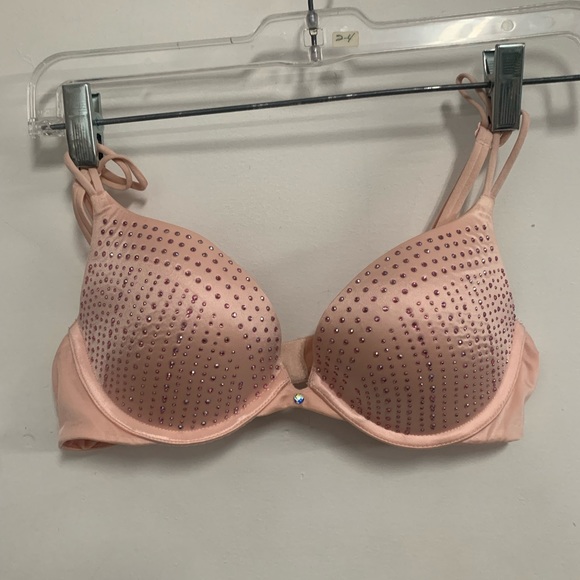 VICTORIA’S SECRET VERY SEXY PUSH-UP - Picture 1 of 5